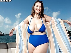 Amateur, Belle grosse femme bgf, Gros cul, Gros seins, Rondelette, Nue, Solo, Dénudage