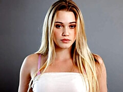 18 jaar, Grote kont, Grote mammen, Blond, Vingeren, Masturbatie, Mager, Strippen