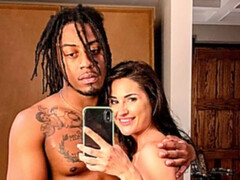 Cul, Noire, Sucer une bite, En levrette, Noir ébène, Interracial, Plan cul à trois, Jouets