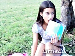 Amateur, Brunette brune, Doigter, Chatte, Rasée, Solo, Adolescente, Nénés