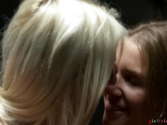 Culo, Rubia, Lesbiana, Lamidas, Tetas naturales, Coño, Medias largas, Tetas