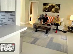 Брюнетки, Постарше, Пальцем, Милф, Мамочка, Натуральные сиськи, Мачеха, Молоденькие