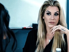 素人, デカ尻, 指いじり, キス, レズビアン, 下着, 淫乱熟女, 剃毛