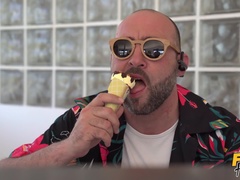 Grote lul, Blond, Sperma shot, Hondjeshouding, Handbeurt, Natuurlijke tieten, Buiten, Trein