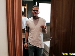 Leie, Spermaladung, Schwanz, Handjob, Hardcore, Lecken, Piercing, Dürr