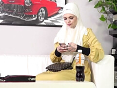 Grote kont, Grote lul, Pijpbeurt, Geld, Natuurlijke tieten, Kousen, Tiener, Tieten likken