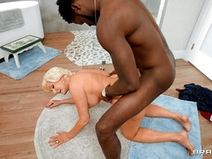 Grosse bite, Gros seins, Noire, Blonde, Plantureuse, Mamie, Hard, Chatte