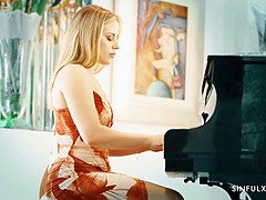 Grosse bite, Couple, En levrette, Doigter, Léchez, Orgasme, Actrice du porno, Surprise