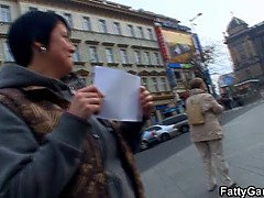 Gros seins, Sucer une bite, Brunette brune, Femme couguar, Gorge profonde, Masturbation, Mère que j'aimerais baiser, Maman