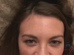 Amateur, Brunette brune, Éjaculation interne, Poupée, Lunettes, Orgasme, Pov, Maigrichonne