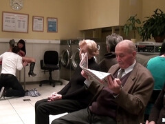 お尻, デカ尻, デカチン, デカパイ, 茶髪の, チン, 公共, 一人