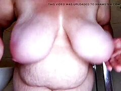 Gorda, Tetas grandes, Británico, Engañando, Abuelita, Casero, Natural, Tetas colgantes