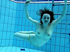 Frau, Hd, Natürlichen titten, Pool, Dusche, Solo, Jungendliche (18+), Eng