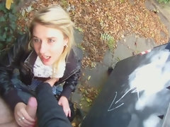 Blonde, Européenne, De plein air, Petite femme, Public, Chatte, Chevaucher, Avaler