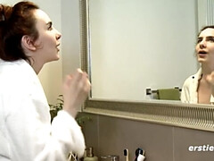 Amateur, Gode, Allemand, Masturbation, Petite femme, Chatte, Jouets, Mouillée