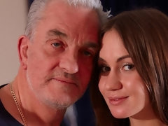 アナル, お尻, フェラチオ, 茶髪の, バック, 手コキする, キス, ストリッピング