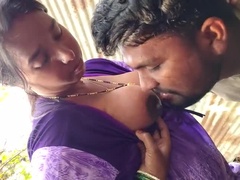 Gros cul, Petit ami, Première fois, Indienne, Seins naturels, Mamelons, Chatte, Épouse