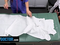 Pijpbeurt, Sperma shot, Handbeurt, Likken, Moeder die ik wil neuken, Schreeuwen, Tiener, Trio