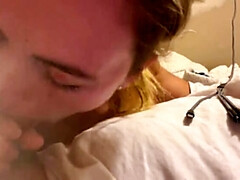 ブロンド, 中出し, バック, 指いじり, 熟年, フェラする, ティーン, 濡れ