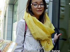 Grosse titten, Blasen, Braunhaarige, Höschen, Piercing, Muschi, Rock, Unter dem rock