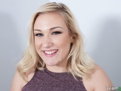 Blondine, Sperma im mund, Handjob, Lecken, Natürlichen titten, Pov, Entkleiden, Titten