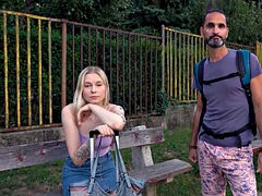 Blond, Pijpbeurt, Man die toekijkt, Vriendin, Hardcore, Geschoren, Tatoeage, Tiener