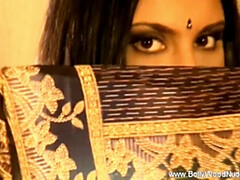 Aziatisch, Lieveling, Bruinharig, Vrouw, Indisch, Moeder die ik wil neuken, Moeder, Alleen