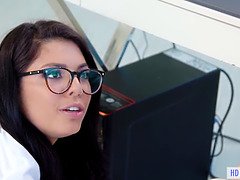 Cul, Brunette brune, Femme couguar, Hd, Lesbienne, Masturbation, Maman, Chatte