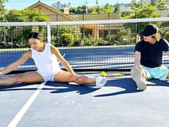 Grote kont, Grote lul, Grote mammen, Pijpbeurt, Bruinharig, Hondjeshouding, Kort haar, Tieten likken