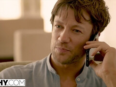 Pijpbeurt, Bruinharig, Hondjeshouding, Dubbele penetratie, Sperma in gezicht, Man man vrouw, Natuurlijke tieten, Tieten likken