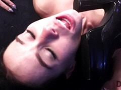 Bondage domination sadisme masochisme, Brunette brune, Hard, Prisonnier, Seins naturels, Élève, Tatouage, Uniforme