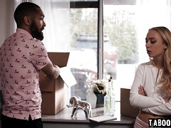 18 ans, Gros seins, En levrette, Noir ébène, Doigter, Adolescente, Plan cul à trois, Nénés