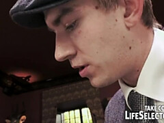 Bad, Grosse titten, Blasen, Braunhaarige, Dildo, Hardcore, Jungendliche (18+), Flotter dreier