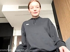 Grosse titten, Natürlichen titten, Nippel, Orgasmus, Pov, Rotschopf, Solo, Scherzbold