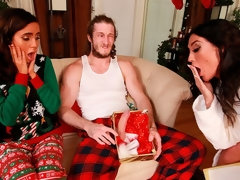 Culo, Tetas grandes, Mamada, Morena, Estilo perrito, Pajear, Madres para coger, Trio