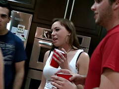 Rubia, Mamada, Vestido, Corridas faciales, Cocina, Trio