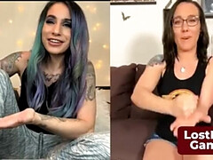 Amateur, Lesbienne, Nue  à poil, Seins naturels, Chatte, Se déshabiller, Allumeuse, Mouillée