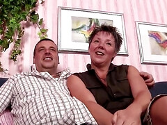 18 jahre, Wohlbeleibte schöne frauen, Erotisch, Frau frau mann, Hardcore, Rau, Kurzes haar, Flotter dreier
