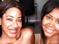 デカ尻, 指いじり, レズビアン, なめる, オナニー, 淫乱熟女, オマンコ, 剃毛