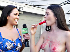 18 ans, Américain, Sucer une bite, En levrette, Italienne, Maigrichonne, Tatouage, Adolescente