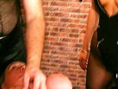 Kont, Bondage discipline sadomasochisme, Blond, Masturbatie, Kut duiken, Tieten likken, Speelgoed, Uniformpje