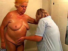 Blond, Rondborstig, Oudere vrouw, Omie, Rijpe lesbienne, Kut duiken, Stiefmoeder, Trio