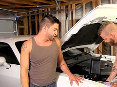 デカチン, ゲイ