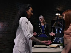 Анальный секс, Красотки, Садо мазо, Дилдо, Эротика, Лесбиянка, Тату, Игрушки