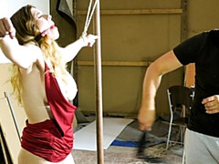 Blondine, Domination, Kleid, Erniedrigung, Rasiert, Hintern versohlen, Titten, Spielzeuge