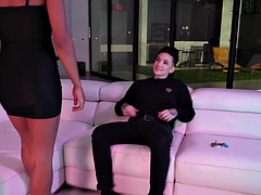 Amateur, Noire, Noir ébène, Lesbienne, Léchez, Strapon, Tatouage, Nénés