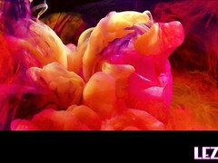 Braunhaarige, Pummelig, Europäisch, Lesbisch, Zierlich, Muschi, Rasiert, Titten