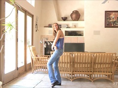 アナル, ズームショット, ダンス, エクストリーム, 指いじり, 足フェチ, 一人, スカートのぞき
