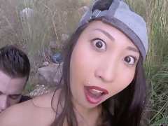 Asiatique, Gros cul, Sucer une bite, Brunette brune, Tir de sperme, Faciale, Branlette thaïlandaise, Hard