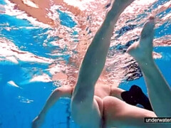 18 jaar, Vrouw, Naakt, Naakt, Roodharige vrouw, Softcore pornografie, Tieten likken, Onderwater